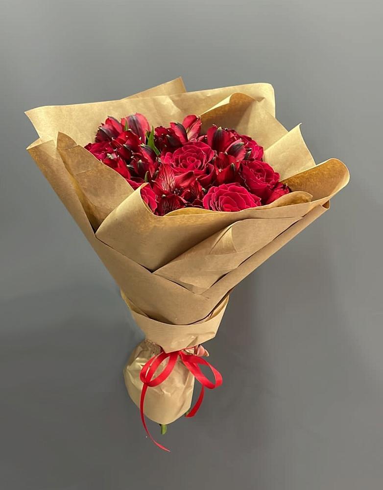 Букет цветов из: Альстромерии и Розы в Митякинской