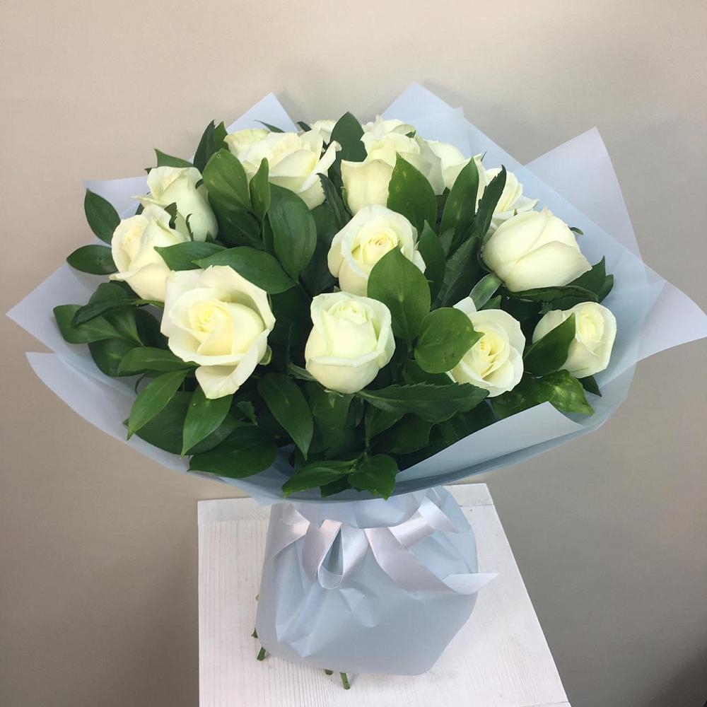 Букет 15 Белых роз Проуд в Митякинской
