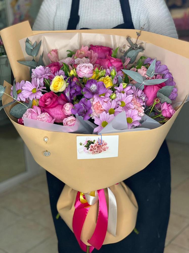 Букет цветов из: Хризантемы, Гвоздики и Альстромерии в Митякинской