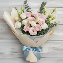 Букет цветов из:  Лизиантусы в Митякинской