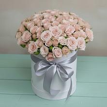 Цветочная композиция из Розы в шляпной коробке в Митякинской