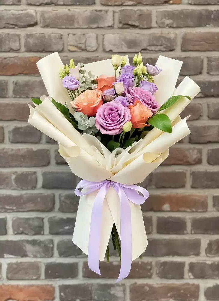 Букет цветов из: Лизиантусы и Розы в Митякинской