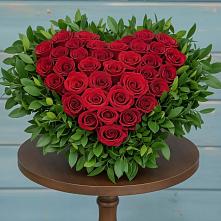 Цветочная композиция из Розы в виде сердца в Митякинской