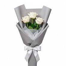 Букет 3 белые розы в Митякинской