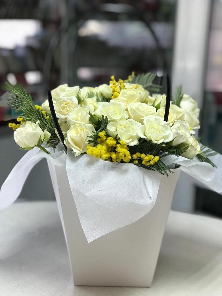 Цветочная композиция из Розы  в Митякинской