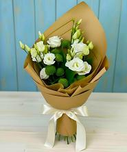 Букет цветов из:  Хризантемы и Лизиантусы в Митякинской