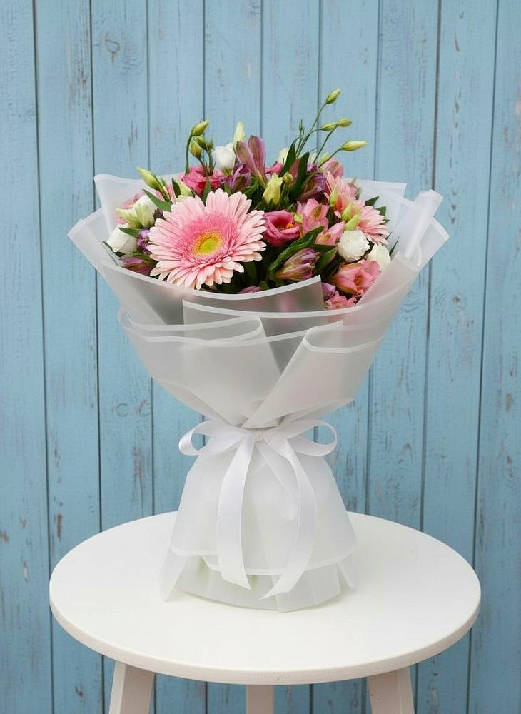 Букет цветов из: Герберы, Альстромерии и Лизиантусы в Митякинской