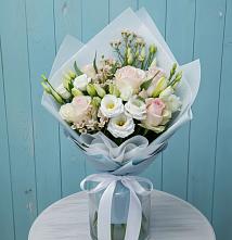 Букет цветов из:  Розы и Лизиантусы в Митякинской