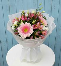 Букет цветов из:  Герберы, Альстромерии и Лизиантусы в Митякинской