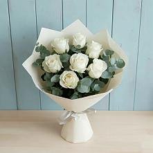 Букет Белые розы в Эвкалипте в Митякинской