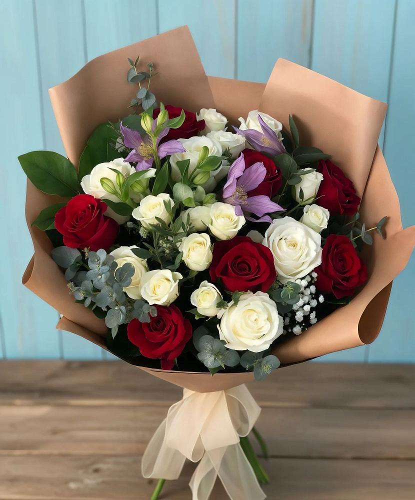 Букет цветов из: Розы и Альстромерии в Митякинской