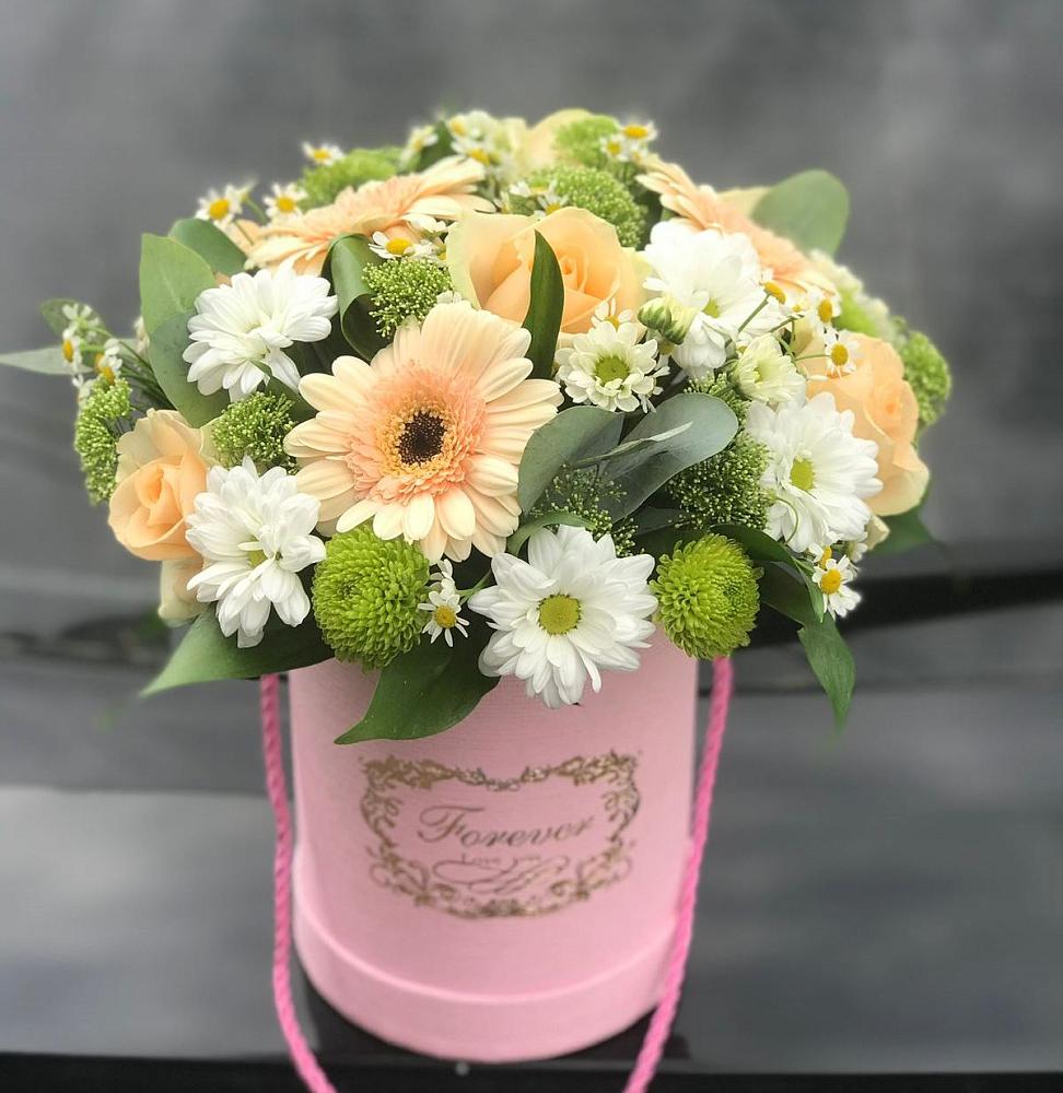 Цветочная композиция из Розы, Герберы и Хризантемы в шляпной коробке в Митякинской