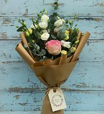 Букет цветов из:  Розы и Лизиантусы в Митякинской