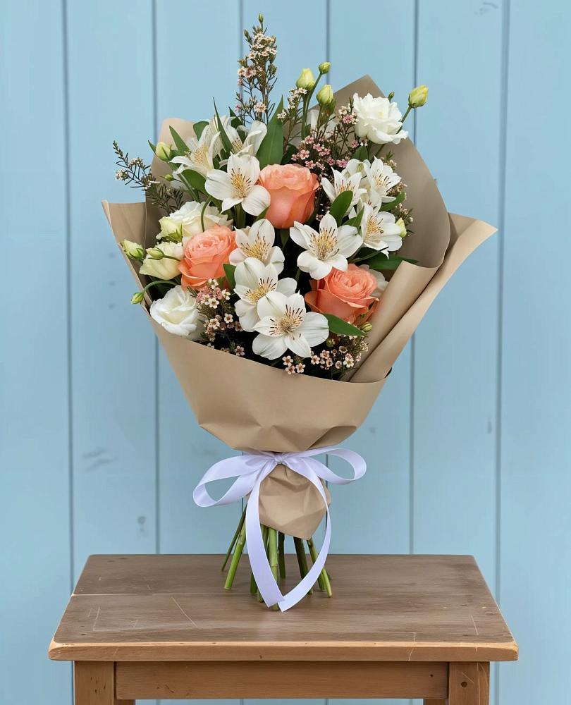 Букет цветов из: Альстромерии, Лизиантусы, Розы и Хризантемы в Митякинской