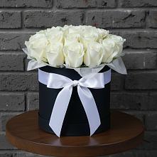 Цветочная композиция из Розы в шляпной коробке в Митякинской