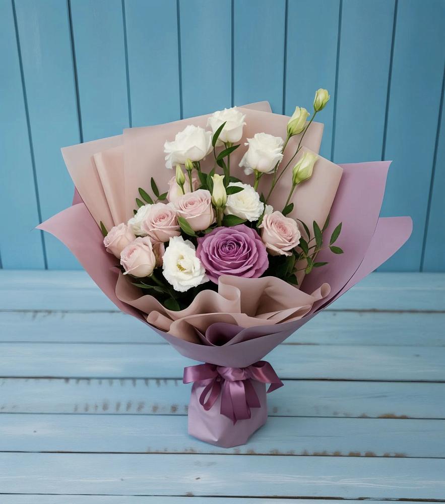 Букет цветов из: Розы и Лизиантусы в Митякинской